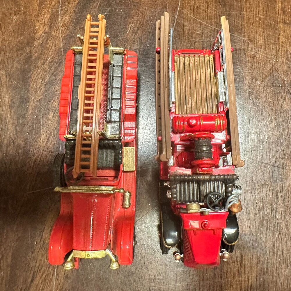 Two Vintage Lesney Matchbox Fire Trucks - Picture 5 of 10